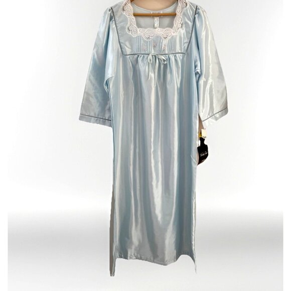 Vintage Vanity Fair Full Length Nightgown Size M Powder Blue Cuddleskin Satin - Picture 1 of 11